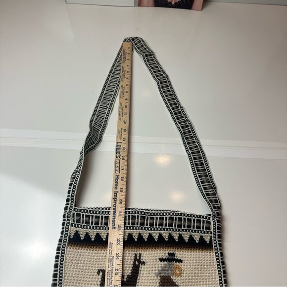 Apaza Alpaca Handmade Woven Llama Pattern Shoulder Bag - Picture 4 of 6
